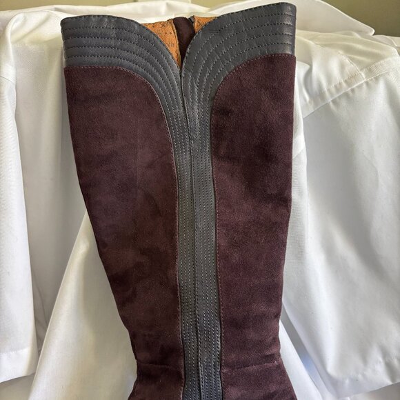 Sofft grape suede tall boots, women's size 8.5 - Picture 4 of 7